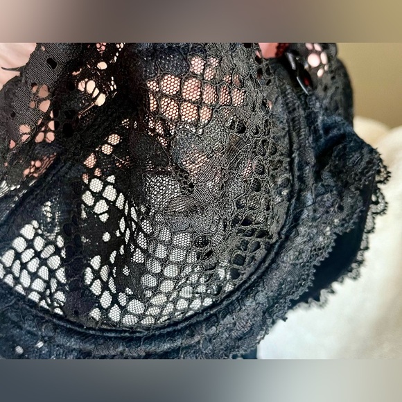 Adore Me (NWT) 32 C black lace floral bra - clothes - Picture 12 of 17